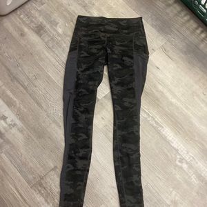 Fabletic camo leggings